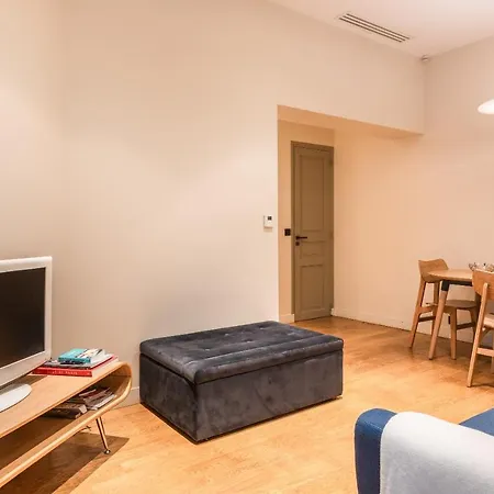 Comfy 1br Montaigne Champs-elysees