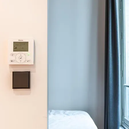 Apartment Comfy 1br Montaigne Champs-elysees *